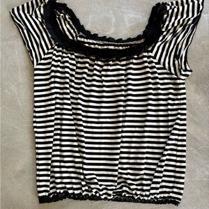Max Studio Women's Short Sleeve Elastic Hem Black White Stripe Top. Small. NWT